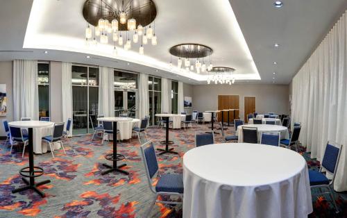 Meeting room / ballrooms, La Quinta Inn & Suites by Wyndham Lakeway in Lakeway (TX) Meeting room / ballrooms, La Quinta Inn & Suites by Wyndham Lakeway in Lakeway (TX)