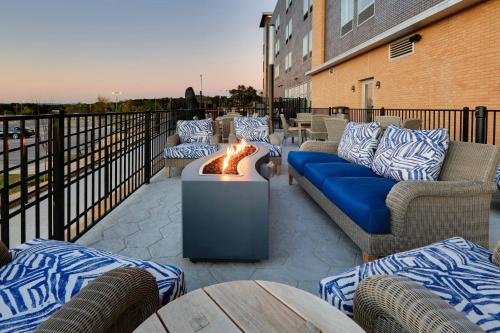 Facilities, La Quinta Inn & Suites by Wyndham Lakeway in Lakeway (TX) Facilities, La Quinta Inn & Suites by Wyndham Lakeway in Lakeway (TX)