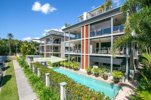 Belle Escapes Ground Floor Beachfront Apartment in Yorkeys Knob Belle Escapes Ground Floor Beachfront Apartment in Yorkeys Knob