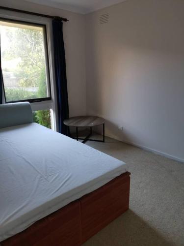 Single Room in Quiet Knox area in Wantirna Single Room in Quiet Knox area in Wantirna