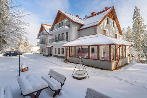 A szálláshely kívülről, Villa Obis in Szklarska Poreba A szálláshely kívülről, Villa Obis in Szklarska Poreba