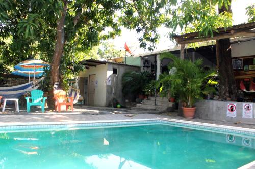 Zwembad, Kali Hostal in La Libertad Zwembad, Kali Hostal in La Libertad