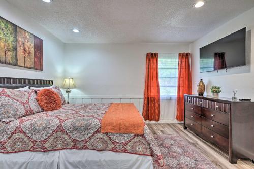 Peaceful Florida Retreat - 18 Mi to Tampa! in Thonotosassa Peaceful Florida Retreat - 18 Mi to Tampa! in Thonotosassa