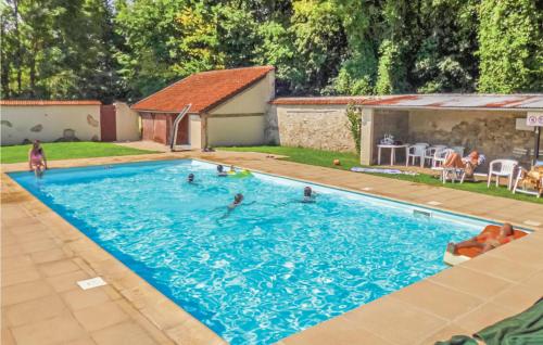 Swimming pool, Nice apartment in Ocquerre with 1 Bedrooms, WiFi and Outdoor swimming pool in Ocquerre Swimming pool, Nice apartment in Ocquerre with 1 Bedrooms, WiFi and Outdoor swimming pool in Ocquerre