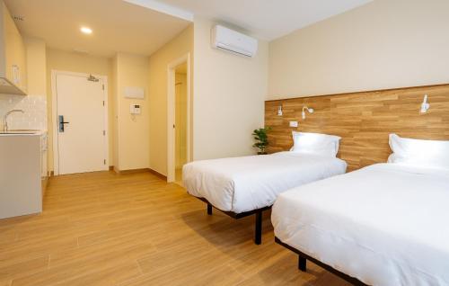 Apartahotel Golden Alcalá (Apartahotel Golden Alcala) in Alcala de Henares Apartahotel Golden Alcalá (Apartahotel Golden Alcala) in Alcala de Henares