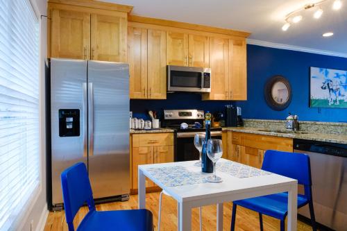 Amazing ATL downtown houses - minutes walk to bars, food and transport! in Mechanicsville Amazing ATL downtown houses - minutes walk to bars, food and transport! in Mechanicsville