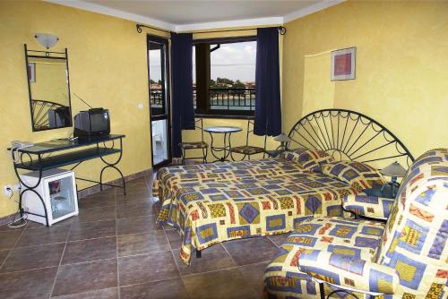 帕爾納斯酒店 (Hotel Parnasse) in 索佐波爾 帕爾納斯酒店 (Hotel Parnasse) in 索佐波爾