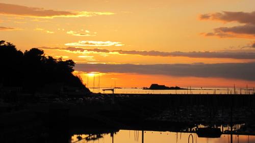 This photo about Manoir Du Cunningham shared on HyHotel.com