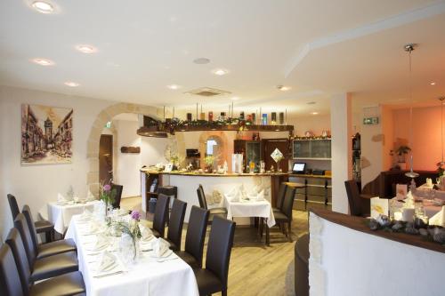 Bar/lounge, Hotel-Pension Am Schwanenteich in Wittenberg Bar/lounge, Hotel-Pension Am Schwanenteich in Wittenberg