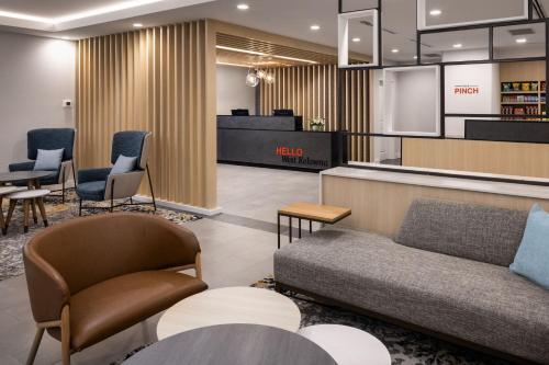 Predvorje, TownePlace Suites by Marriott West Kelowna in Kelowna (BC) Predvorje, TownePlace Suites by Marriott West Kelowna in Kelowna (BC)