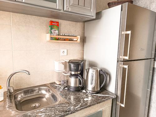 Kitchen, Golf Gardens in Golf Kitchen, Golf Gardens in Golf