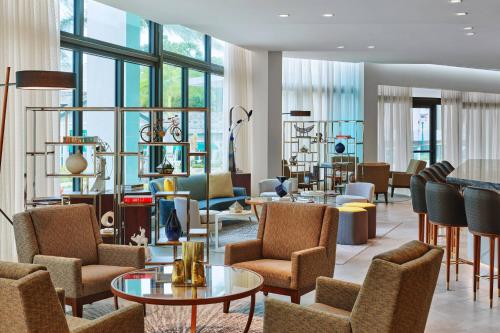 Restaurant, Art Ovation Hotel, Autograph Collection in Sarasota (FL) Restaurant, Art Ovation Hotel, Autograph Collection in Sarasota (FL)