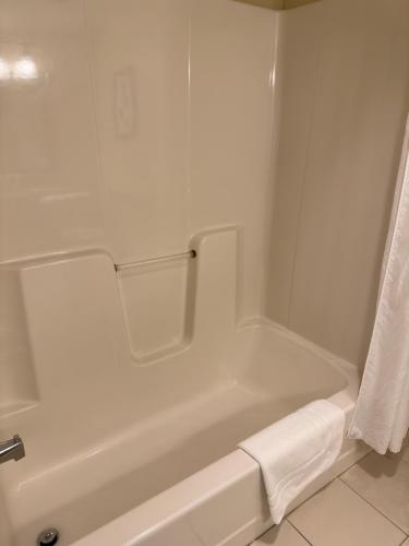 Facilities, Country Inn & Suites by Radisson, Macedonia, OH in Macedonia (OH) Facilities, Country Inn & Suites by Radisson, Macedonia, OH in Macedonia (OH)