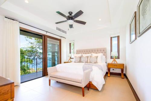 Guestroom, 360 Splendor Del Pacifico Residences in Playa Flamingo Guestroom, 360 Splendor Del Pacifico Residences in Playa Flamingo