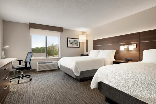 Holiday Inn Express Hotel & Suites Anniston/Oxford By IHG in อ็อกซ์ฟอร์ด (AL) Holiday Inn Express Hotel & Suites Anniston/Oxford By IHG in อ็อกซ์ฟอร์ด (AL)