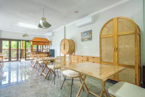 Exterior view, Lunar Dive Resort : Bamboo Villas in Tulamben Exterior view, Lunar Dive Resort : Bamboo Villas in Tulamben