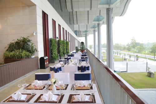 Restaurant, NCC Garden Villas in Trung Hoa Nhan Chinh Restaurant, NCC Garden Villas in Trung Hoa Nhan Chinh