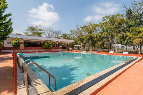 Swimming pool, Amnaya I Yoga, Spa, Retreat in Bisuvanahalli Swimming pool, Amnaya I Yoga, Spa, Retreat in Bisuvanahalli