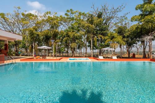 Swimming pool, Nihita I Yoga, Spa, retreat in Bisuvanahalli Swimming pool, Nihita I Yoga, Spa, retreat in Bisuvanahalli