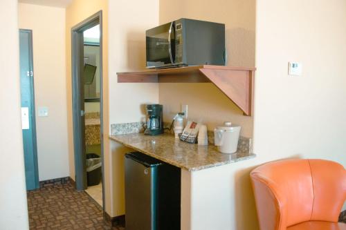 Grand Forks Lodge and Suites in Grand Forks Grand Forks Lodge and Suites in Grand Forks