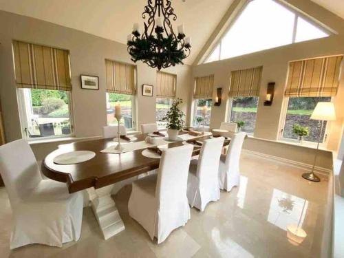 Lakeview Lodge Exclusive Home on the Blessington Lake in Wicklow Lakeview Lodge Exclusive Home on the Blessington Lake in Wicklow