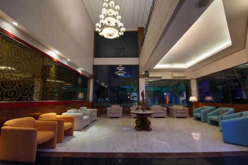 Vestíbul, Hotel New Puri Garden Bandara Semarang in West Semarang Vestíbul, Hotel New Puri Garden Bandara Semarang in West Semarang