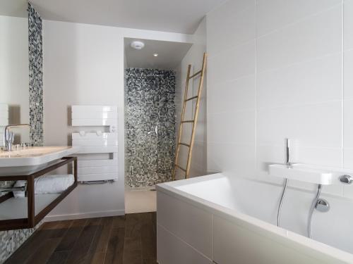 This photo about Nevalhaia Le Chalet shared on HyHotel.com