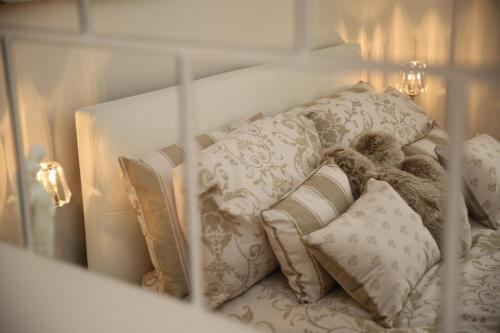 This photo about Edinburgh Pearl Apartments Dalry House shared on HyHotel.com