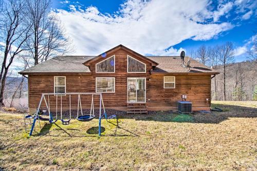 Linden Cabin with Hot Tub and Mountain Views! in Front Royal (VA) Linden Cabin with Hot Tub and Mountain Views! in Front Royal (VA)