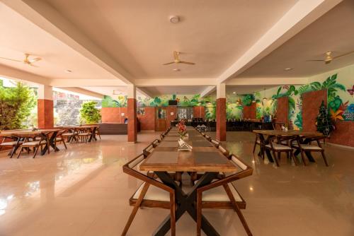 Restaurant, Medhya I Yoga Spa Retreat in Bisuvanahalli Restaurant, Medhya I Yoga Spa Retreat in Bisuvanahalli