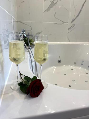 Un moment de détente Maison avec balnéothérapie . (Un moment de detente Maison avec balneotherapie .) in Prades Un moment de détente Maison avec balnéothérapie . (Un moment de detente Maison avec balneotherapie .) in Prades