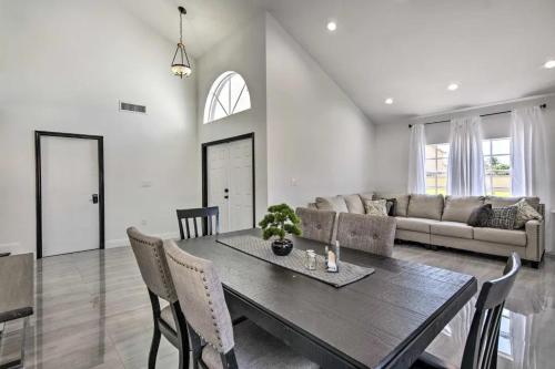Luxury 3BR-2 1/2 Bath w/Patio Entertainment area in Country Club Luxury 3BR-2 1/2 Bath w/Patio Entertainment area in Country Club