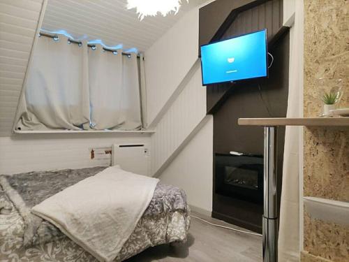 Sur les toits, studio centre-ville, WIFI Netflix in Montbeliard Sur les toits, studio centre-ville, WIFI Netflix in Montbeliard