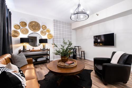 Létesítmények, The Woodford Hotel in Versailles (KY) Létesítmények, The Woodford Hotel in Versailles (KY)