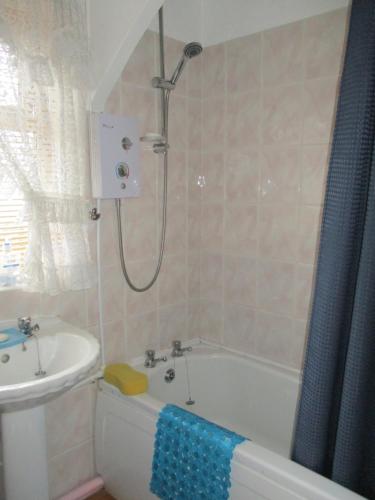 حمام, SUPER SINGLE ROOM in Pentwyn حمام, SUPER SINGLE ROOM in Pentwyn