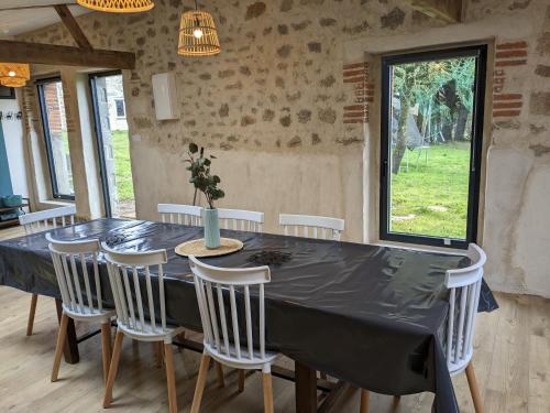 Maison de Vacances 12min du Puy du fou grand studio in Saint Laurent Sur Sevre Maison de Vacances 12min du Puy du fou grand studio in Saint Laurent Sur Sevre