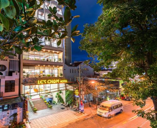주변 환경, 레스 참 호텔 (Le's Cham Hotel) in 나트랑 / 나짱 주변 환경, 레스 참 호텔 (Le's Cham Hotel) in 나트랑 / 나짱