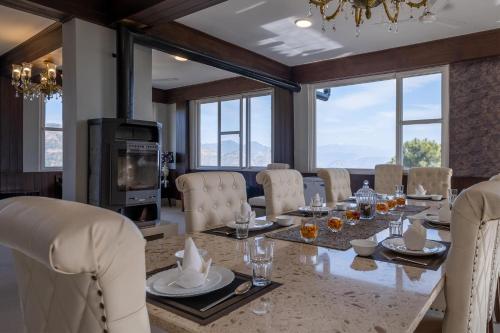 บริการและสิ่งอำนวยความสะดวก, Villa Mountain Crest Kasauli with Treehouse & Sundeck in ทัคศัย บริการและสิ่งอำนวยความสะดวก, Villa Mountain Crest Kasauli with Treehouse & Sundeck in ทัคศัย