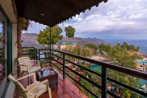 ระเบียง/ชานเรือน, Villa Mountain Crest Kasauli with Treehouse & Sundeck in ทัคศัย ระเบียง/ชานเรือน, Villa Mountain Crest Kasauli with Treehouse & Sundeck in ทัคศัย