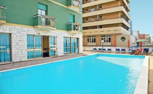 Swimming pool, Hotel Leonardo da Vinci in Pesaro Swimming pool, Hotel Leonardo da Vinci in Pesaro