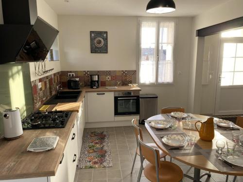 Gîte Vars, 4 pièces, 6 personnes - FR-1-653-16 (Gite de charme avec piscine chauffee, jardin privatif et equipements bebes, a 15 min d’Angouleme - F) near Angoulême-Cognac International Airport Gîte Vars, 4 pièces, 6 personnes - FR-1-653-16 (Gite de charme avec piscine chauffee, jardin privatif et equipements bebes, a 15 min d’Angouleme - F) near Angoulême-Cognac International Airport