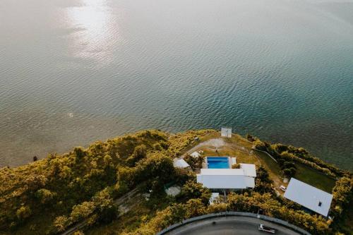 Exclusive Cliff House with Pool and Beach Access in Ronda Exclusive Cliff House with Pool and Beach Access in Ronda