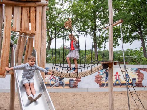 Playground, TopParken - Recreatiepark Beekbergen in Apeldoorn Playground, TopParken - Recreatiepark Beekbergen in Apeldoorn