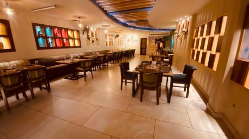 Restaurant, Hotel Amar Palace in Ambala Restaurant, Hotel Amar Palace in Ambala