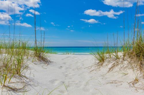 The FUN Orange home in a Great Location with bonus GAME room in Inlet Beach (FL) The FUN Orange home in a Great Location with bonus GAME room in Inlet Beach (FL)