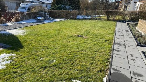 Luxus Wohnung im eigenen Ferienhaus, 120 qm, Nahe Regensburg mit Balkon, Terrasse & Garten, gute Zug in Duggendorf Luxus Wohnung im eigenen Ferienhaus, 120 qm, Nahe Regensburg mit Balkon, Terrasse & Garten, gute Zug in Duggendorf