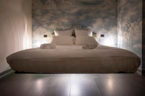 Bed, Silvia B&b Elegant house - Design moderno, accoglienza esclusiva in Paganica Bed, Silvia B&b Elegant house - Design moderno, accoglienza esclusiva in Paganica