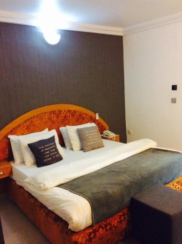 Ne-yo hotel & rv lodges in Asaba Ne-yo hotel & rv lodges in Asaba