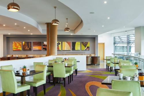 Food and beverages, London Twickenham Stadium Hotel, a member of Radisson Individuals in Twickenham Food and beverages, London Twickenham Stadium Hotel, a member of Radisson Individuals in Twickenham