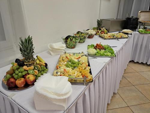 Food and beverages, Hasicsky hotel Pribyslav in Sázava (Vysocina) Food and beverages, Hasicsky hotel Pribyslav in Sázava (Vysocina)